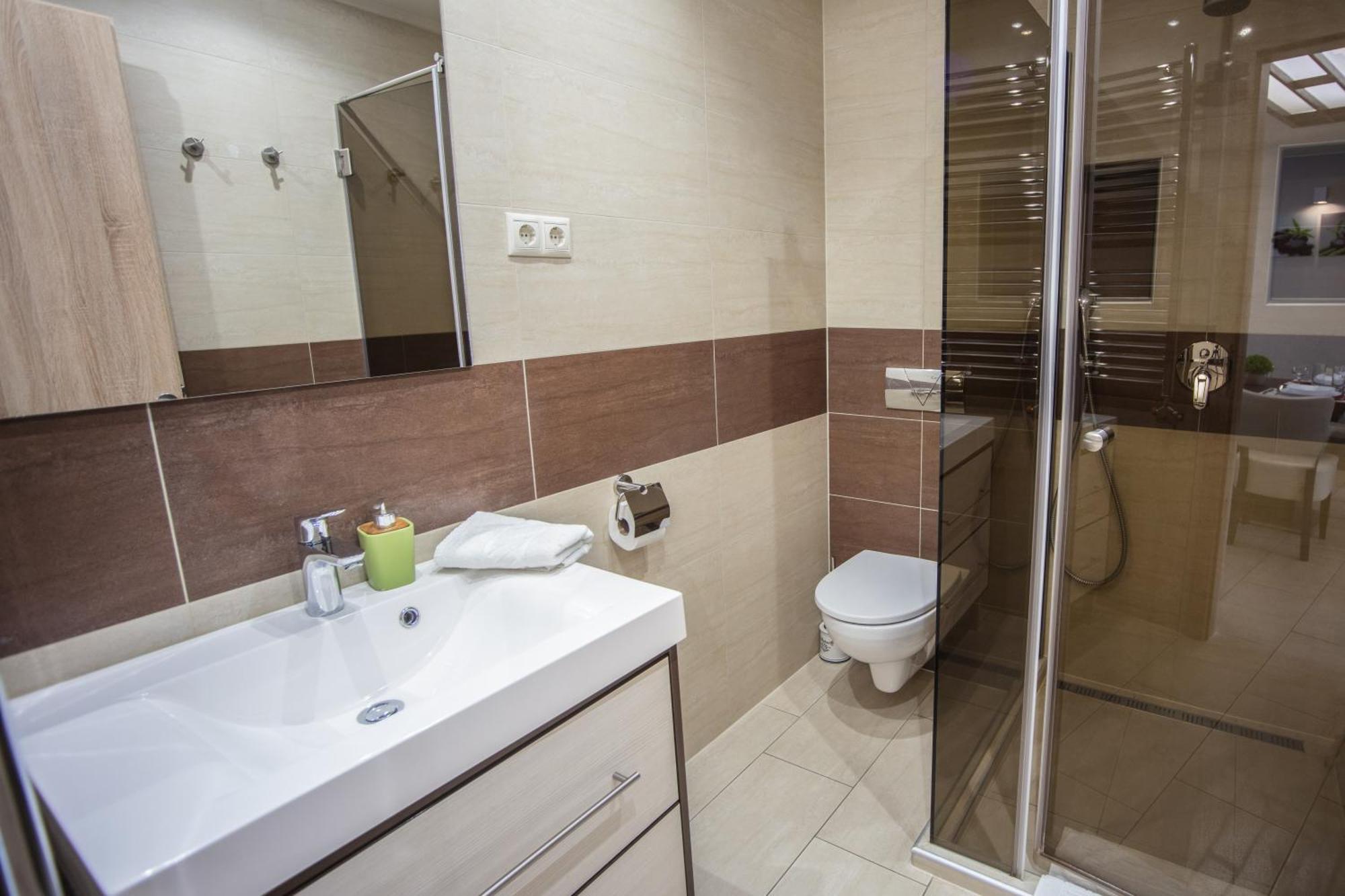 Nemeth Apartmanok Sarvar Exterior foto