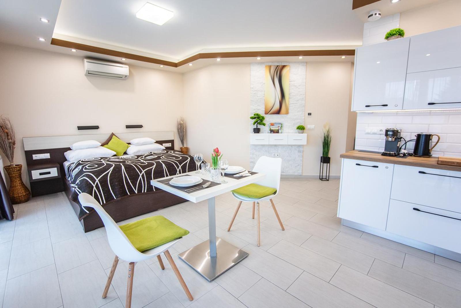 Nemeth Apartmanok Sarvar Exterior foto