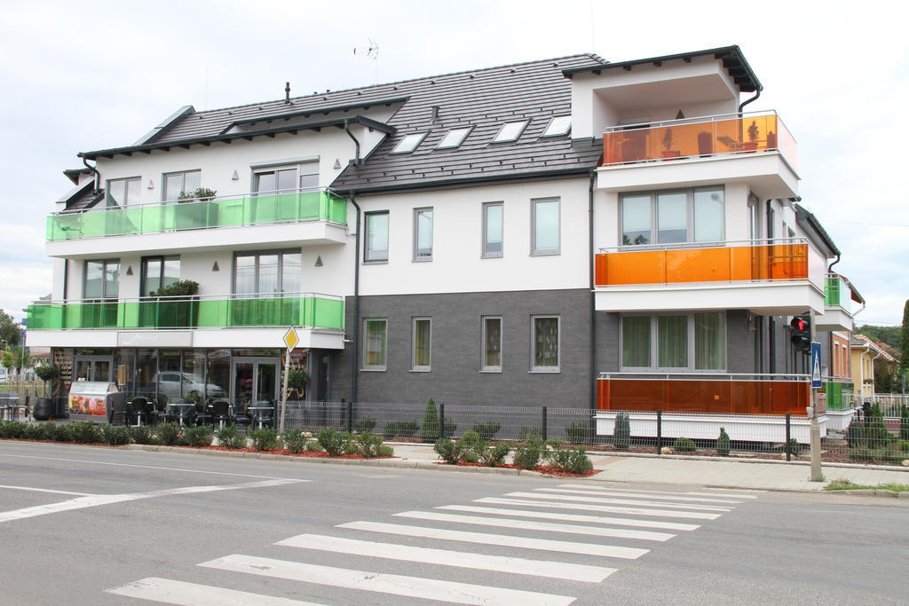 Nemeth Apartmanok Sarvar Exterior foto
