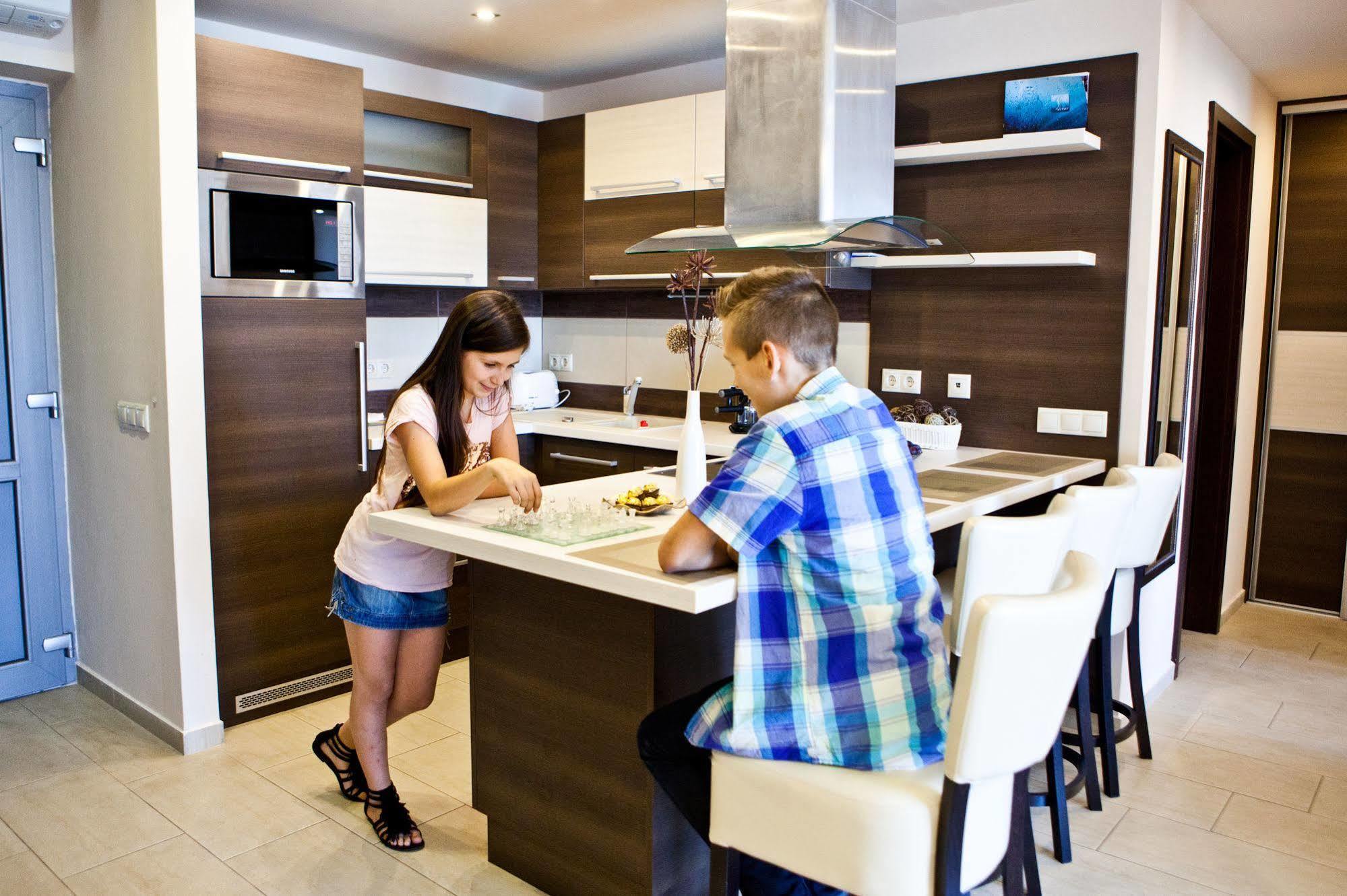 Nemeth Apartmanok Sarvar Exterior foto