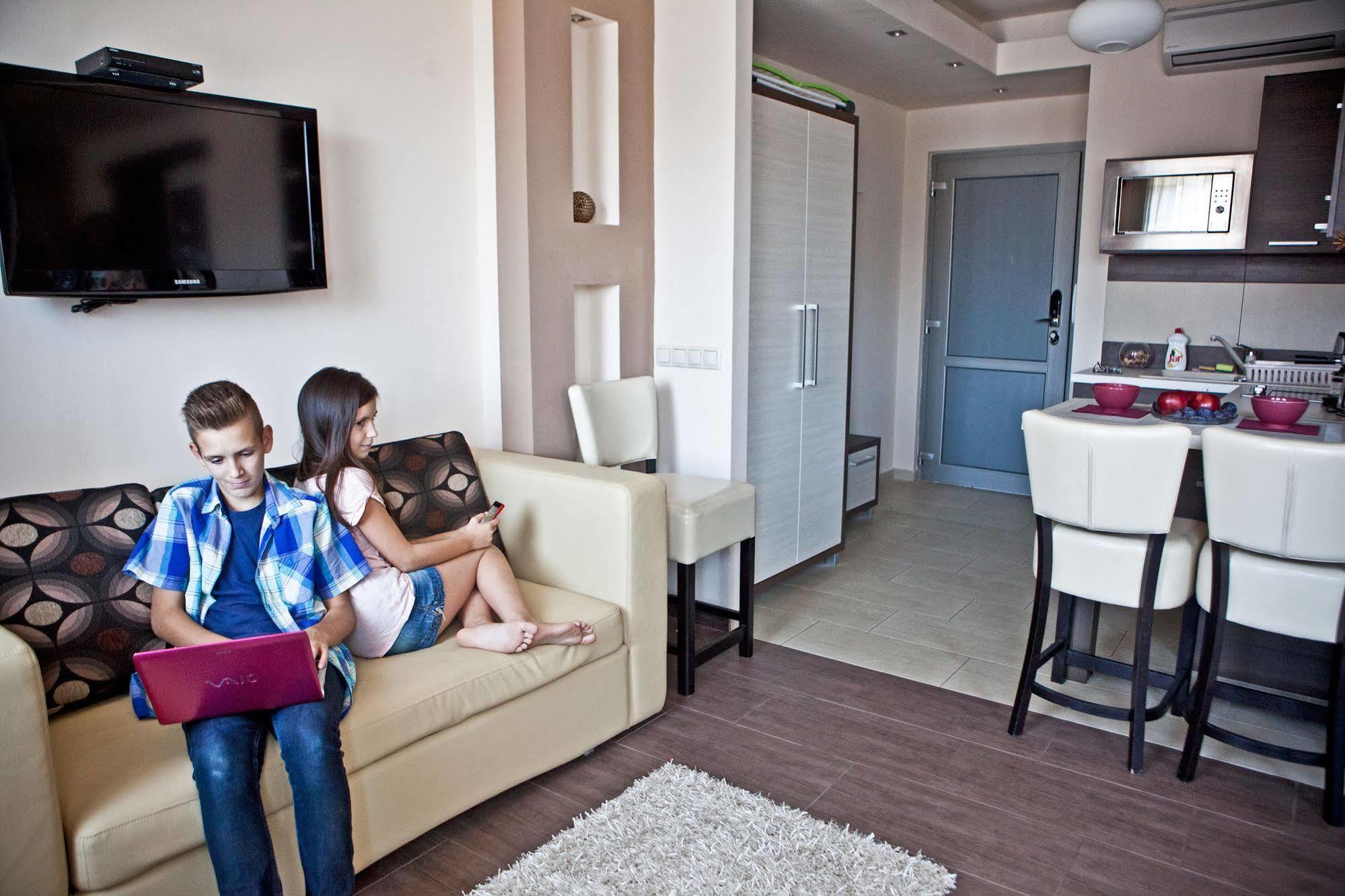 Nemeth Apartmanok Sarvar Exterior foto