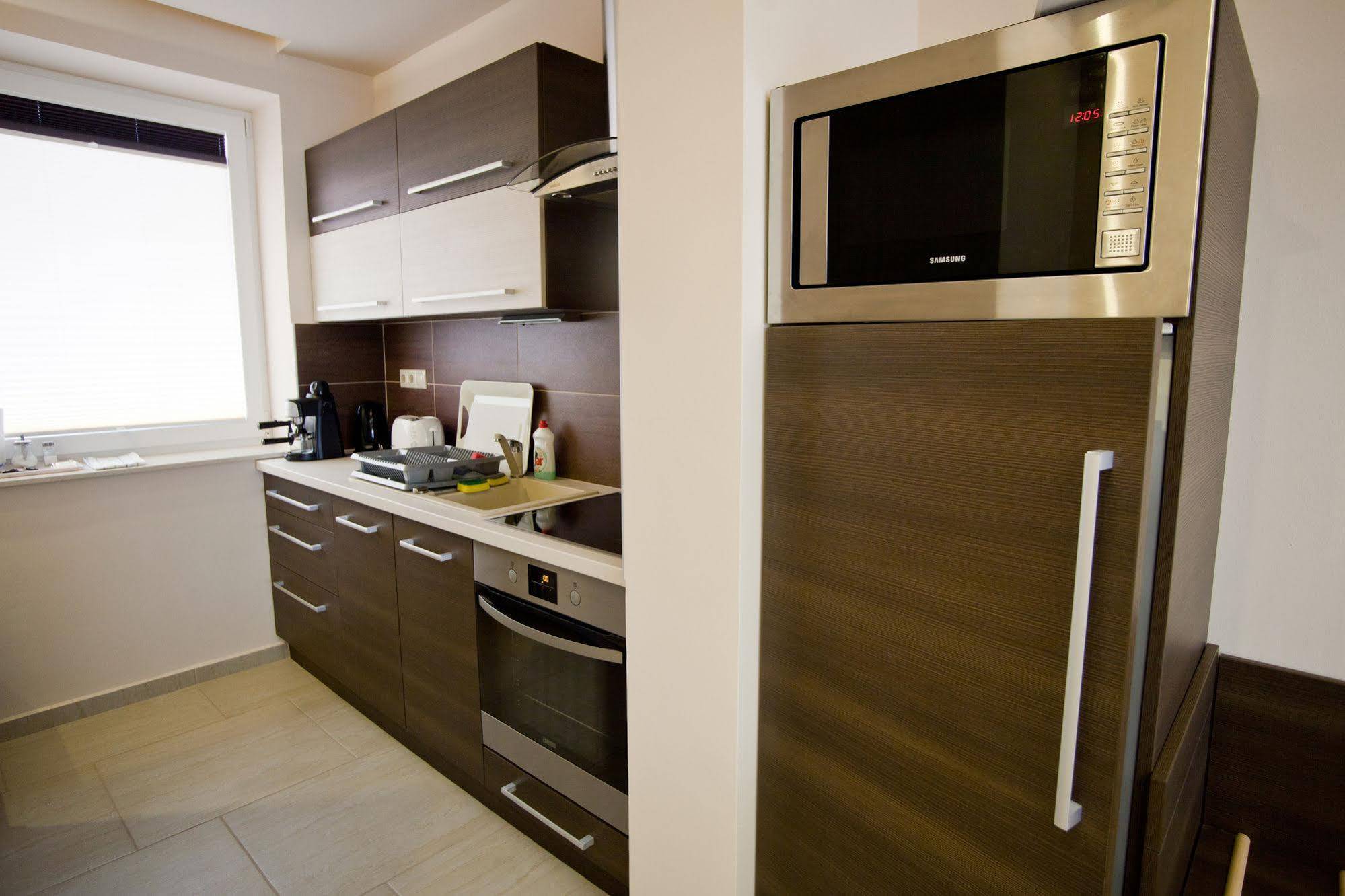 Nemeth Apartmanok Sarvar Exterior foto